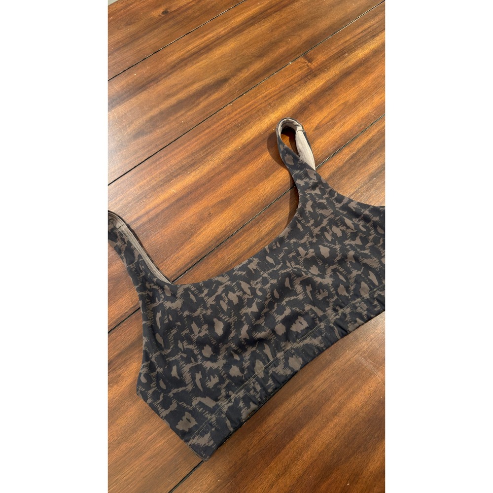 Vuori Daily Bra Womens Medium Dark Camo Leopard Print Scoop Neck VW158 - Picture 8 of 13